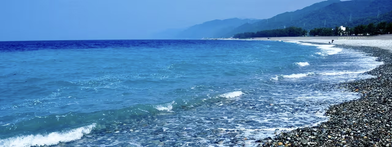 Hisui Coast, Toyama, jade stones